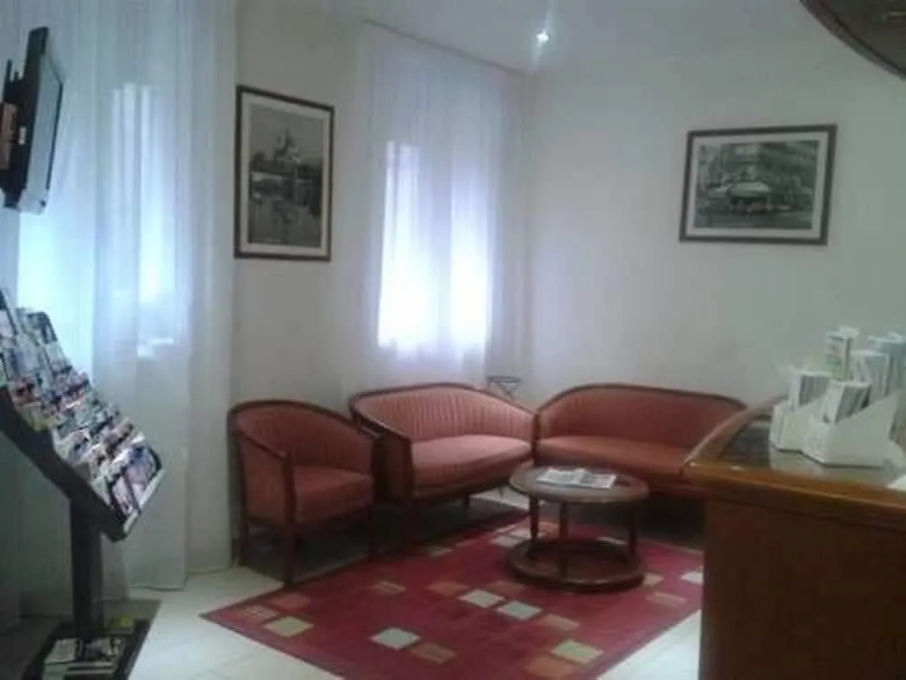 *** Hotel Hipotel Lilas Gambetta Paris França