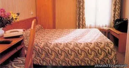 Hipotel Lilas Gambetta Paris 3*,  France