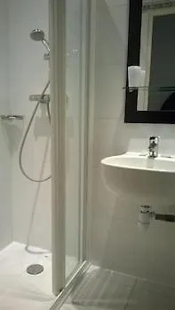 Hipotel Lilas Gambetta Paris Hotel