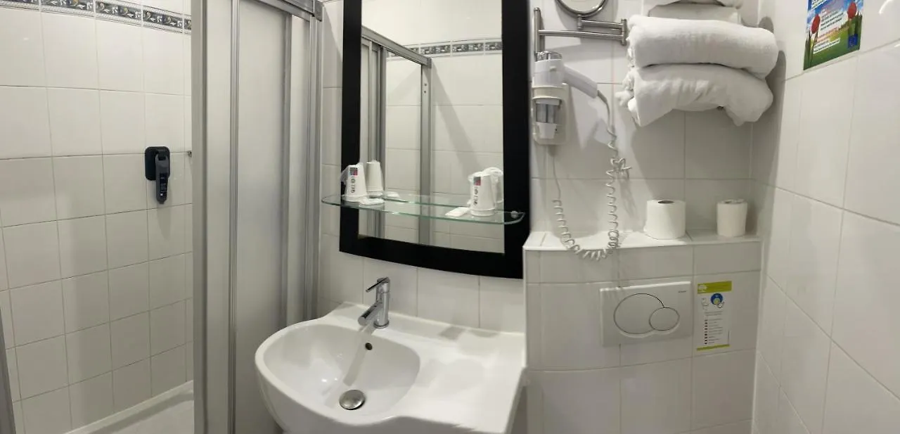 Hipotel Lilas Gambetta Paris 3*,  France