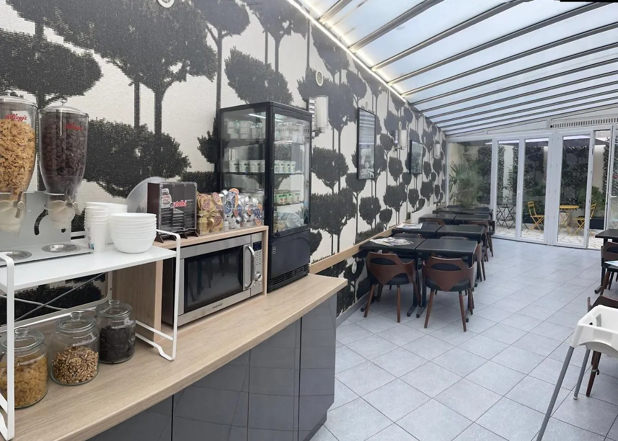 Hipotel Lilas Gambetta Paris 3*,