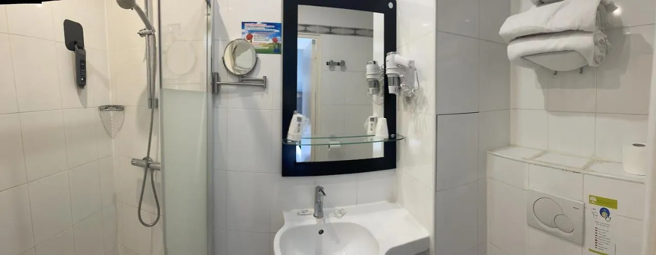 Hotel Hipotel Lilas Gambetta Paris