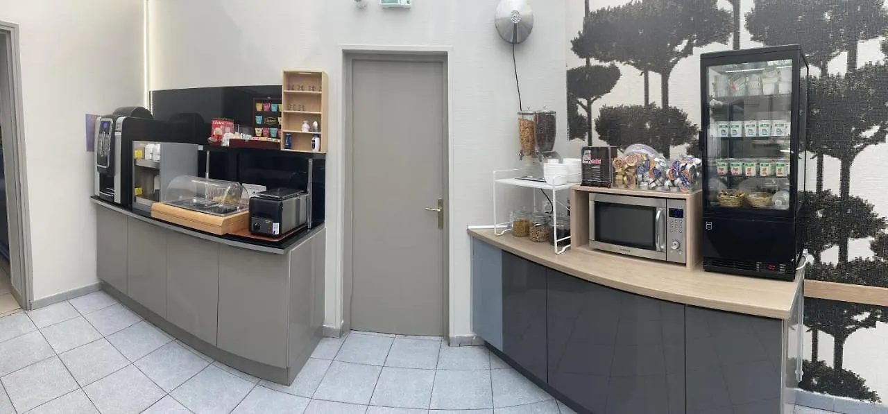 *** Hotel Hipotel Lilas Gambetta Paris France