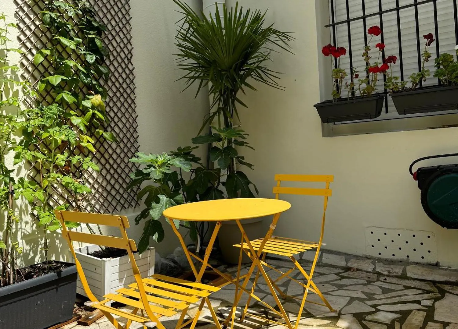 *** Hotel Hipotel Lilas Gambetta Paris France