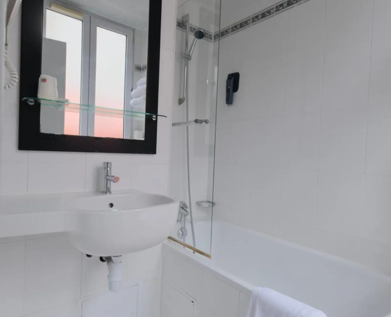 Hipotel Lilas Gambetta Paris