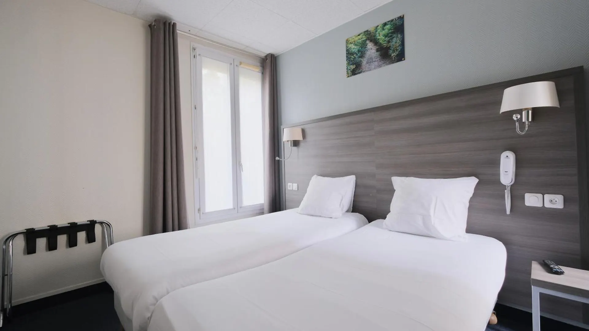 Hipotel Lilas Gambetta Paris France