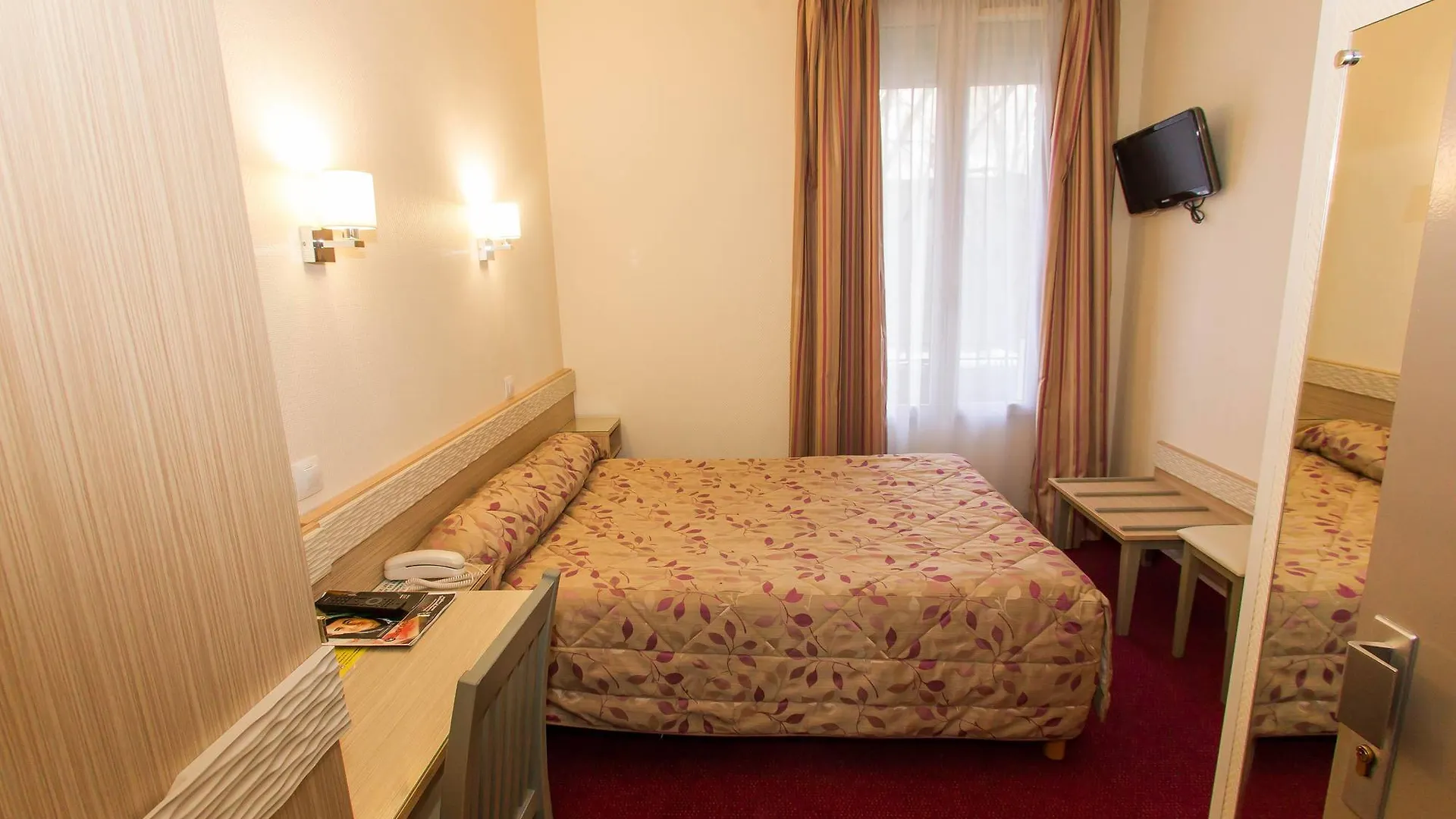 Hipotel Lilas Gambetta Paris 3*,