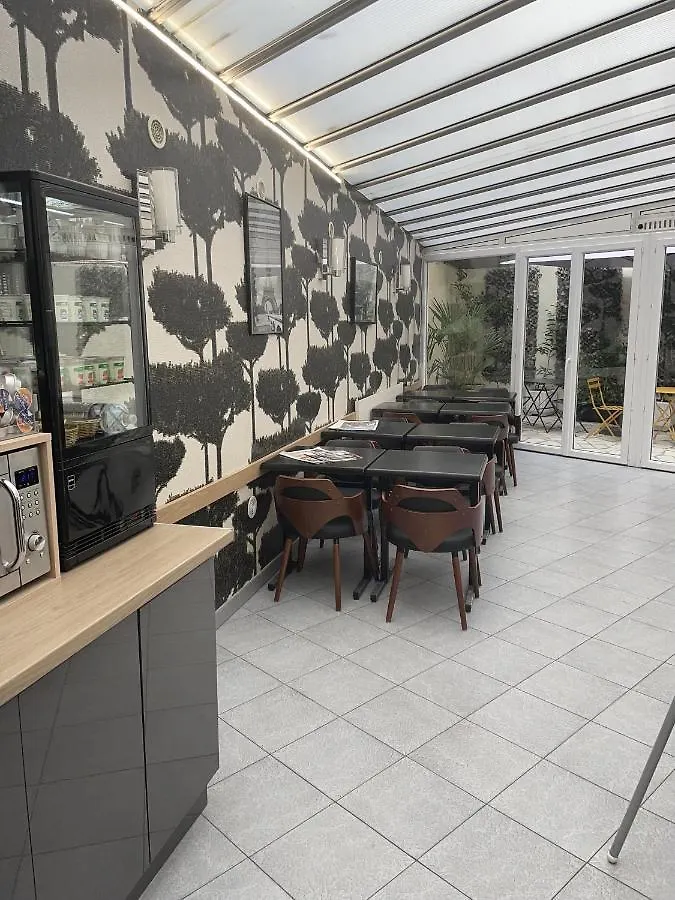 Hipotel Lilas Gambetta Paris Frankreich